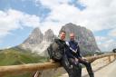 Auf dem Sellajoch mit Langkofel im Hintergrund